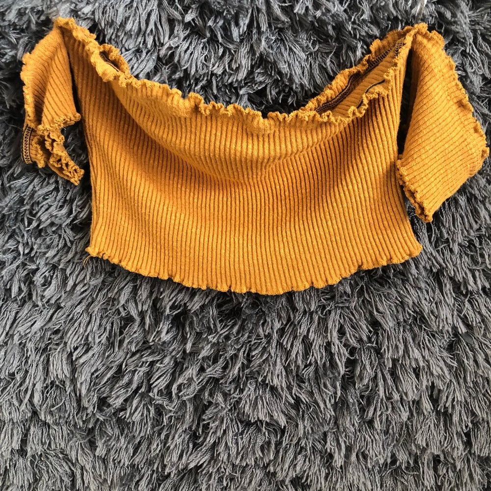 Off the shoulder crop top!